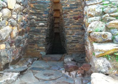 Eingang zur Quelle „Is Pirois“