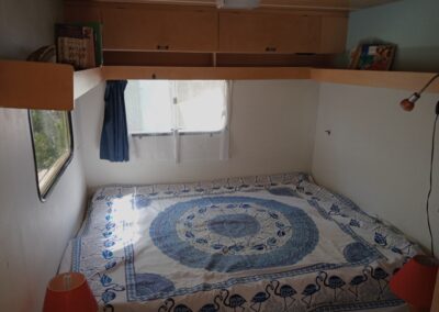 Bett im Wohnwagen